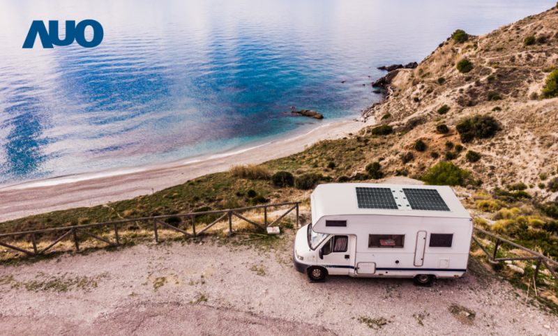 「可撓輕量化太陽光電板SunCurva」使用輕量特殊耐候型複合板取代傳統太陽能板的玻璃前板，不僅降低70%重量，每米平方僅3Kg；具有抗衝擊性能及通過電磁相容性測試，可應用於交通運輸工具，如露營車、遊艇等